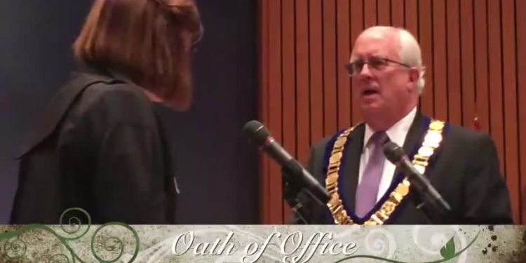 OATH OF OFFICE. Richmond’s new city council took the oath of office and oath of allegiance in a formal ceremony Nov. 5 at city hall.